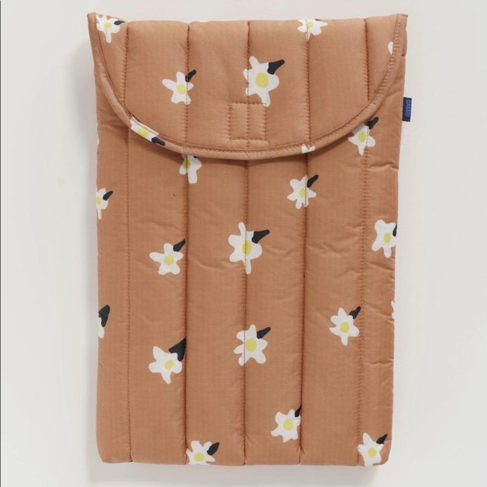 Baggu Painted Daisy Laptop/IPad Puffy Case!